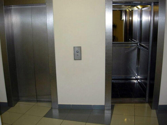 Bakıda yaşayış binasında liftin trosu qırıldı: xəsarət alanlar var
