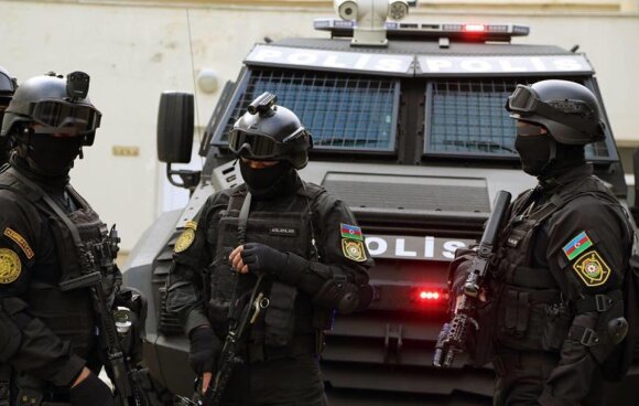 Bakıda əməliyyat vaxtı atışma - Üç polis qətlə yetirildi