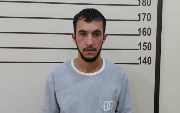 Ondan kömək istəyən təqaüdçülərin kartlarını taladı