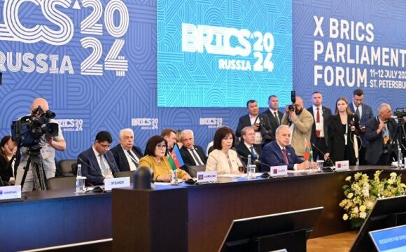 Bakı Peterburqda mövqeyini qətiləşdirdi - niyə BRİCS, niyə indi?
