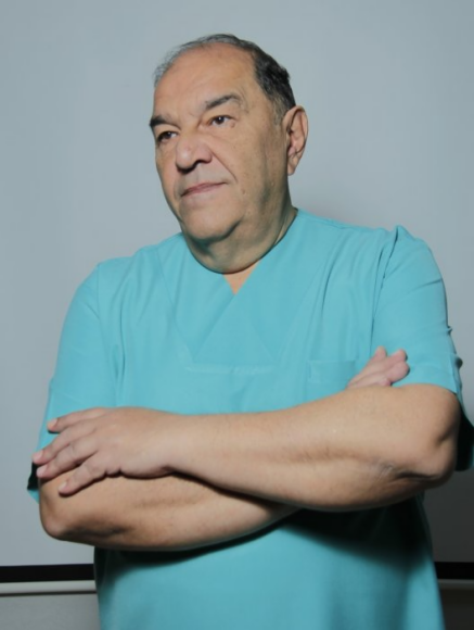 Azərbaycanın tanınmış uşaq cərrahı vəfat etdi