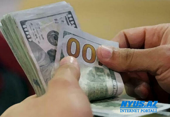 Azərbaycanda bir valyuta bahalaşdı, digəri isə ucuzlaşdı - Dolların qiyməti neçə olub?