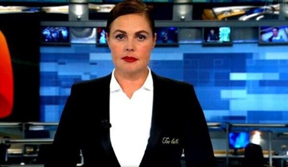 Məşhur aparıcının saxta pasportları üzə çıxdı: 130-dan çox ölkəyə...