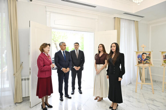 Leyla Əliyeva və Arzu Əliyeva Türk Mədəniyyəti və İrsi Fondunu ziyarət ediblər - FOTO