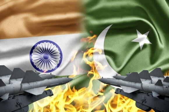 Hindistan və Pakistan hərbçiləri arasında atışma oldu