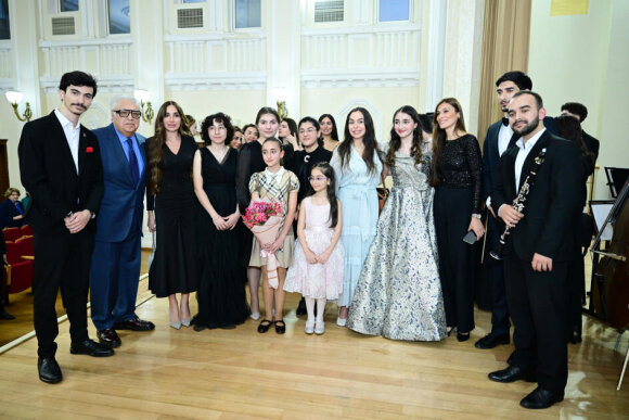 Leyla Əliyeva Bakı Musiqi Akademiyasında tələbə və gənclərin konsertində iştirak edib