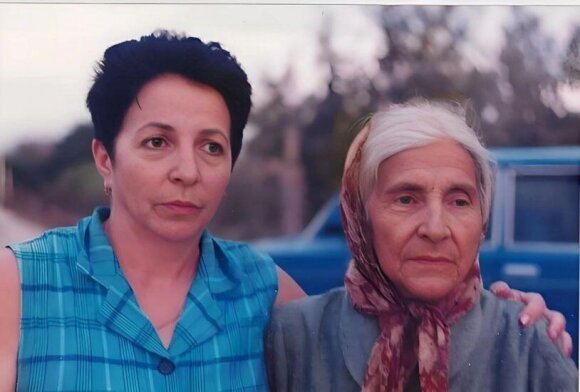 Mirvarid Dilbazinin qızı: "Efirdə utanmaz-utanmaz mahnını oxuyur, demir ki, bu sözləri kim yazıb"