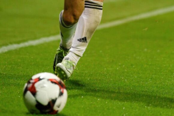 Azərbaycanlı futbolçunun oyun zamanı dili qatlandı