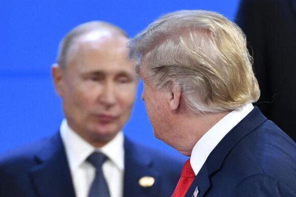 Putin və Tramp 2 saatdan çox telefonla danışdı