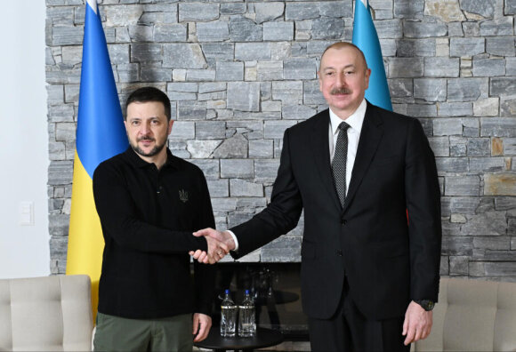 İlham Əliyev Ukrayna Prezidentini təbrik edib