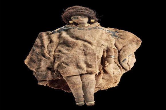 "Barbi kuklası" cadu üçün yaradılıbmış... - 1800 yaşı var