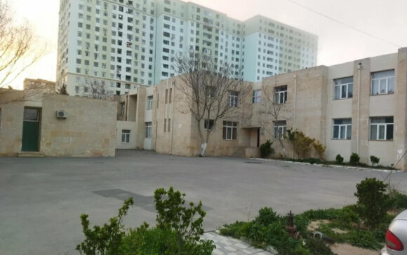 Bakıda bağçada bədbəxt hadisə - Xəsarət alan var