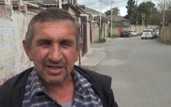 "Kişi gəlib namaz qılmağa, damda güdüb, vurub”