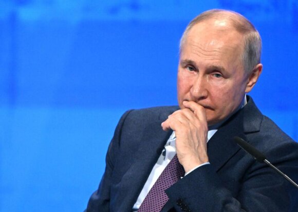 Putin əsəbiləşdi: Məni onunla müqayisə etməyin
