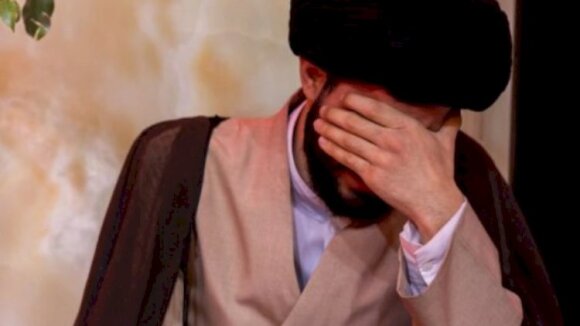 Molla arvadını öldürəndən sonra namaz qılıbmış...