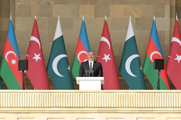 "Bu gün hərbi paradda Türkiyə hərbçilərinin iştirakı bizim birliyimizin növbəti təzahürüdür"