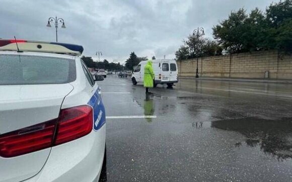 Yağıntılı hava ilə bağlı sürücülərə MÜRACİƏT