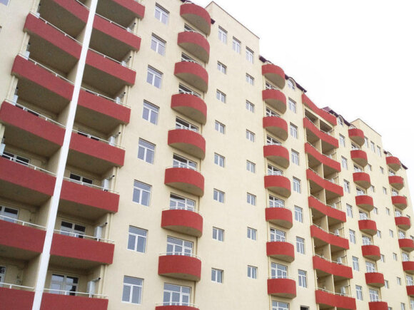 Binaların qarşısında cərimələnən sakinlər narazılıq edir