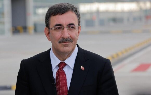 Cövdət Yılmaz Heydər Əliyevin məzarını və Şəhidlər xiyabanını ziyarət edib