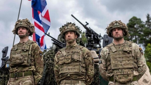 Britaniya və Fransa Suriyada İŞİD-ə zərbə endirib