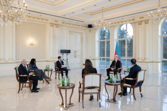 İlham Əliyev: Biz BMT Nizamnaməsi üzərində olan dünyada yaşamırıq, torpaq üzərində yaşayırıq, ona görə də güclü olmalıyıq