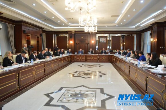 Milli Məclisin İnsan hüquqları komitəsində yeni “Uşaq hüquqları haqqında” qanun müzakirə edilib