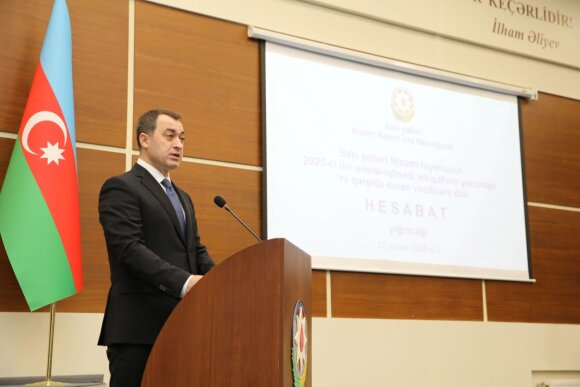 Bakıda icra başçısı iki şöbənin müdirini işdən çıxardı, baş mühasibə yeni vəzifə verdi