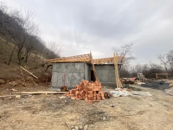 Qəbələdə meşə fondu torpağında qanunsuz tikinti aşkarlanıb, qanunamüvafiq tədbirlər görülüb