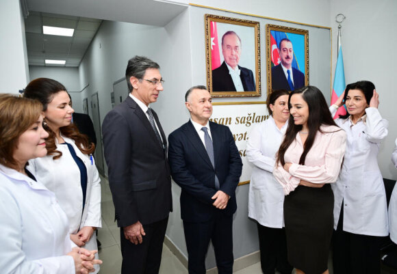Leyla Əliyeva Bakı Şəhər Narkoloji Mərkəzini ziyarət edib