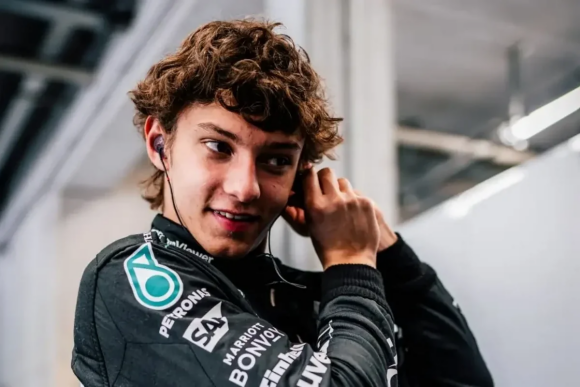 "Formula-1"də ardıcıl üçüncü qələbəsini qazandı