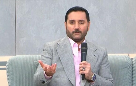 "İş adamı var saçını rəngləyir, saç əkdirir"
