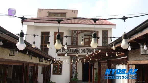 Yaşayış evini restorana çevirdilər - "Pəncərədən eşitmədiyimiz söz qalmayıb" - VIDEO