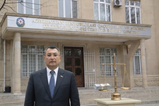 “Qaçqınkom” korrupsiya bataqlığında və Rövşən Rzayevi mətbuatda qoruyan əl – Bu “qoçular”a DUR deyən olacaqmı?!