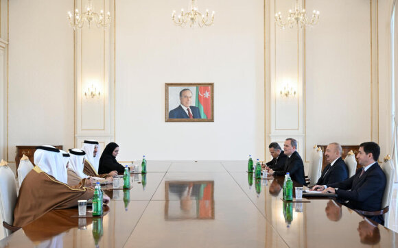 Prezident İlham Əliyev Bəhreynin xarici işlər nazirini qəbul edib