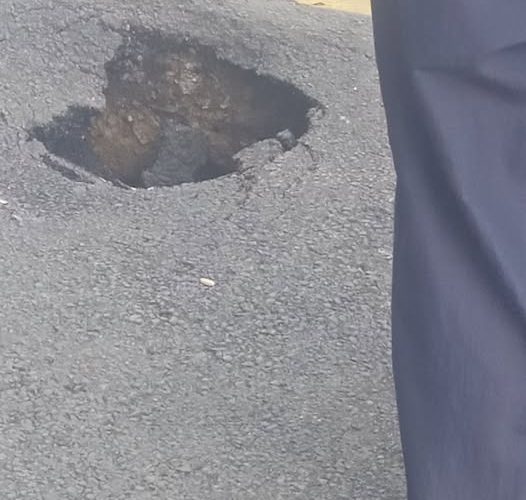 Əcəmidə yol çökdü – avtobus gözləyən sakinlər təhlükə qarşısında