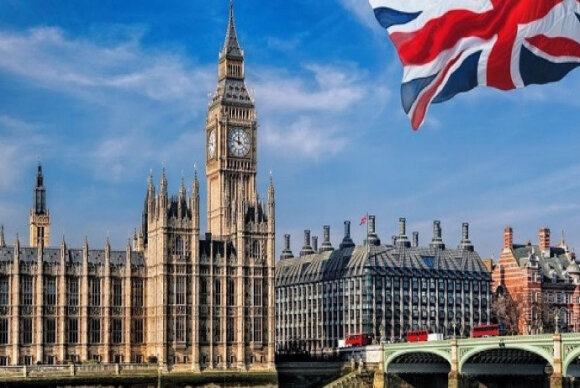 Britaniya Bəşər Əsədin nazirini sanksiyadan azad etdi