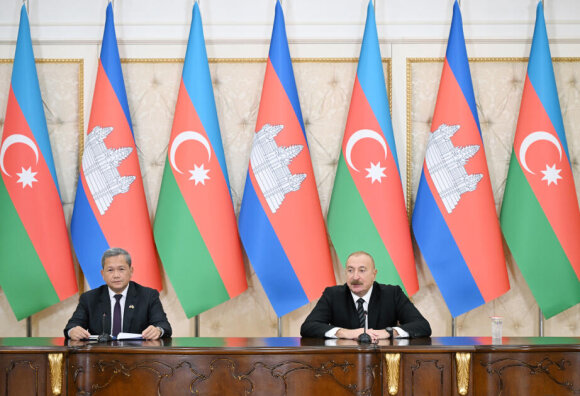 Prezident İlham Əliyev: Azərbaycan Asiya ilə Avropa arasında yerləşən ölkə kimi bağlantılarda öz rolunu oynayır - (Tam bəyanat)