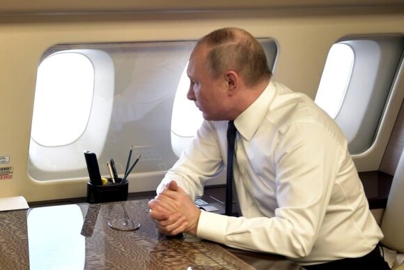 Putinin təyyarələri Ukrayna PUA-ları səbəbindən Moskvaya enə bilməyib - FOTO
